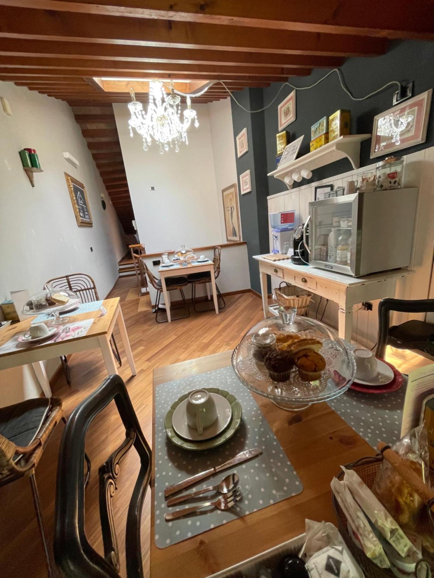 Le Camere Di Bsuites Affittacamere パルマ エクステリア 写真
