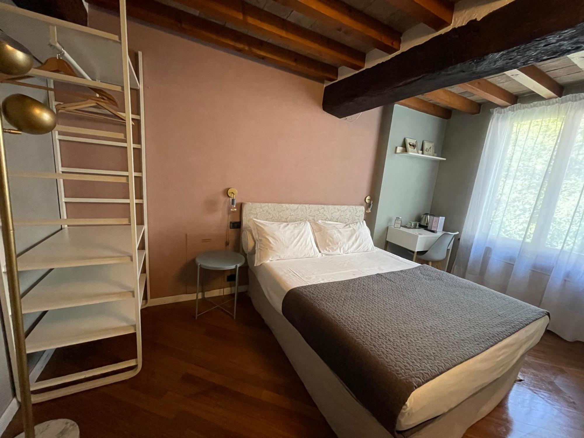 Le Camere Di Bsuites Affittacamere パルマ エクステリア 写真