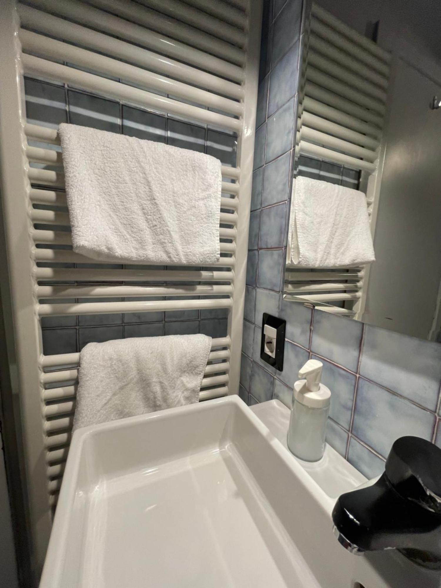 Le Camere Di Bsuites Affittacamere パルマ エクステリア 写真