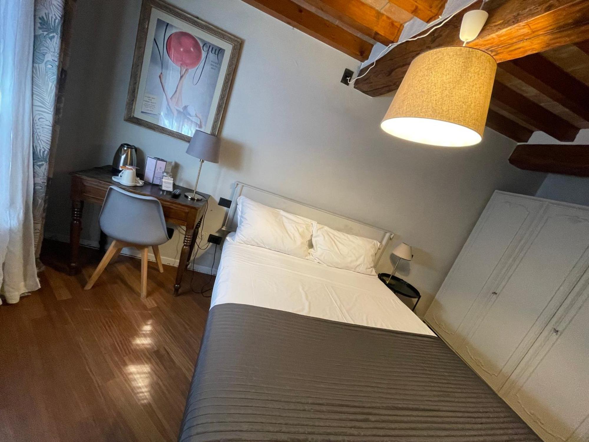 Le Camere Di Bsuites Affittacamere パルマ エクステリア 写真
