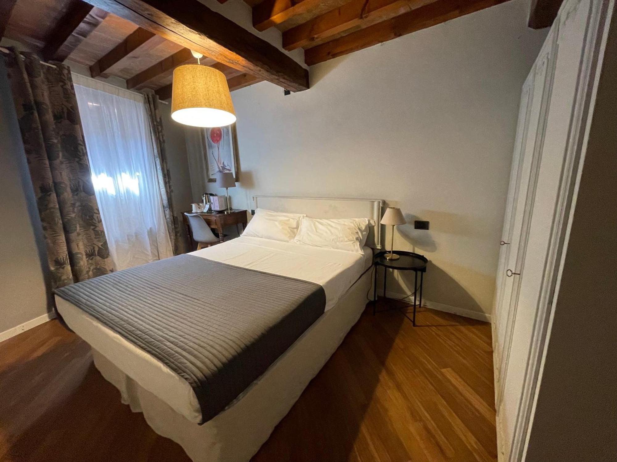 Le Camere Di Bsuites Affittacamere パルマ エクステリア 写真