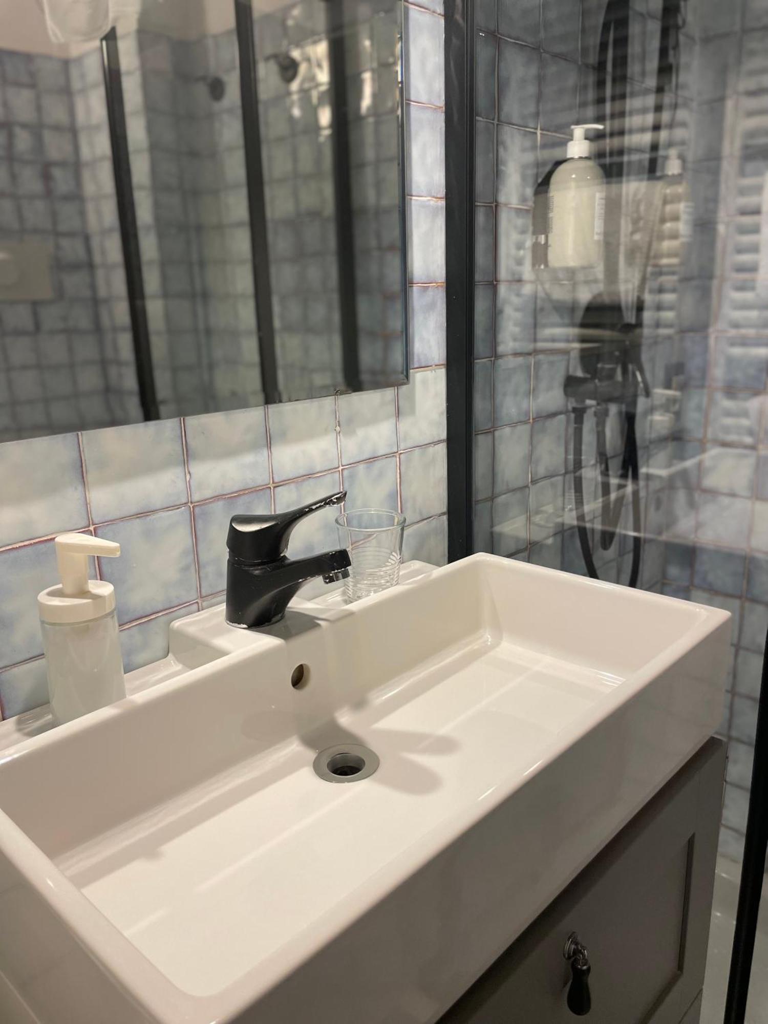 Le Camere Di Bsuites Affittacamere パルマ エクステリア 写真